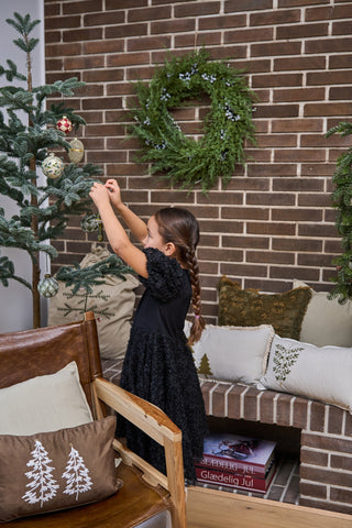 Thuja krans med bær D60