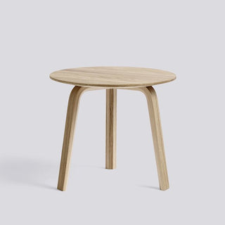 Bella Coffee table
 - Str.: Ø45 X H39 cm
 - Farve: Lakerede Eg