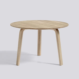 Bella Coffee table
 - Str.: Ø60 x H39 cm
 - Farve: Lakerede Eg