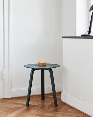Bella Coffee table
 - Str.: Ø45 X H49 cm
 - Farve: Lakerede Eg