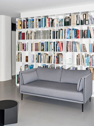 Slit Table
 - Str.: Ø35*H47 cm
 - Farve: High Black