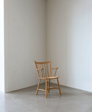 J42 Stolen
 - Farve: Olierede Eg