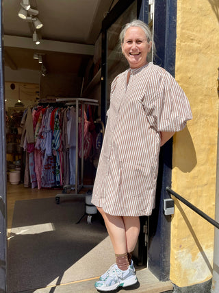 Frau Pisa BCI Puff Kjole - Flere Farver