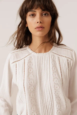 Indi & Cold Blonde Bluse