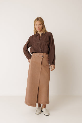 Indi & Cold Skjorte med Hæklet krave - Chocolate