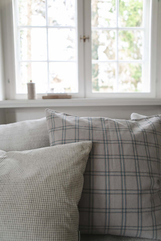 Studio Feder Maddie Pude 40x60 - Creme Black Plaid