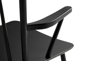 J42 Stolen
 - Farve: Sort