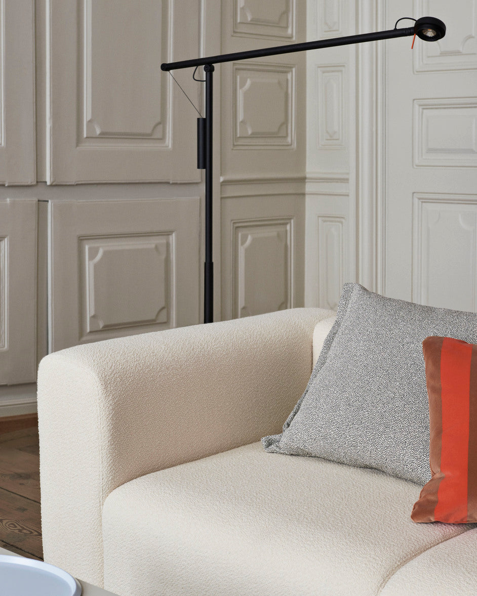 HAY
 FIFTY-FIFTY FLOOR LAMP
 - Farve: Soft Black