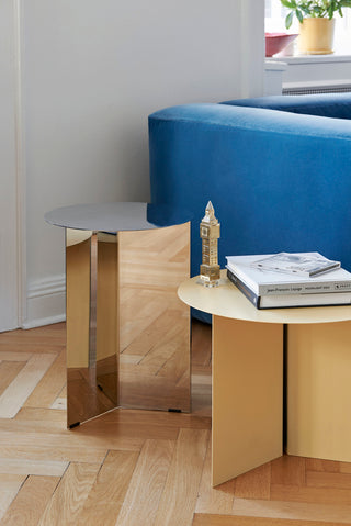 Slit Table Round Side table
 - Str.: Ø45*35,5 cm
 - Farve: Light Yellow