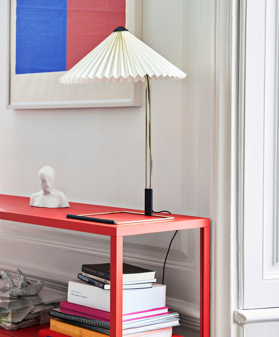 HAY
 MATIN TABLE LAMP / Ø300
 - Farve: Bright Red