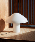 PAO GLASS TABLE LAMP 350 - Farve: Opal Glass